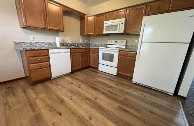 3 bedroom Perrysburg townhouse in Rossford schools! photos photos