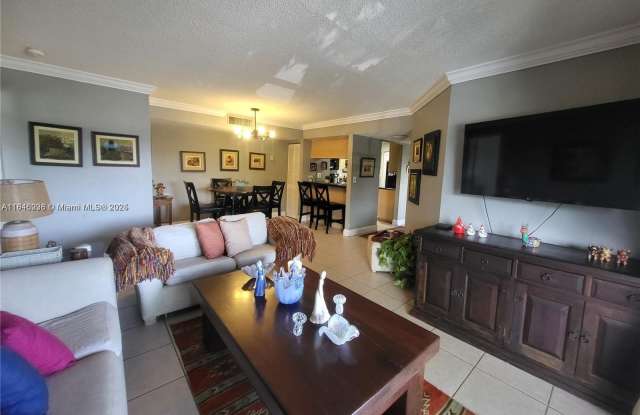 10765 SW 108th Ave photos photos