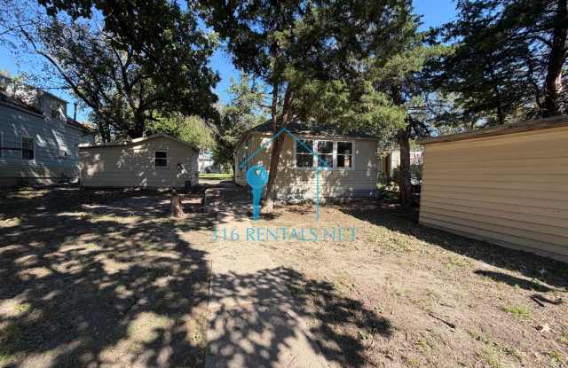 | 2 Bed 1 Bath House with Yard | Newton | Pets OK Gallery 1