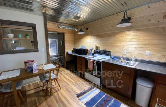 519 W 8th photos photos