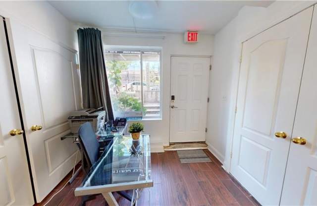 186 Hylan Boulevard Gallery 3