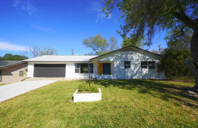 3 Bed / 2 Bath Home - North Central San Antonio Gallery 1