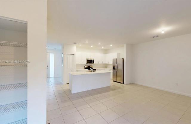 12875 Southwest 243rd Terrace Gallery 2