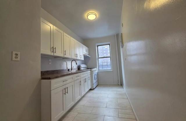 140 Van Cortlandt Avenue West Gallery 4