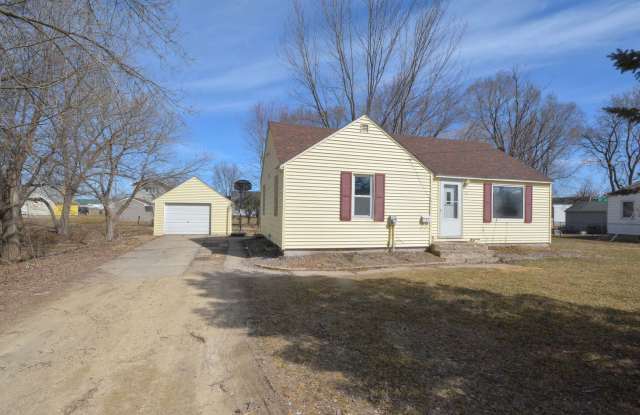 Private 2BR Austin MN Home on Quiet Dead‑End photos photos