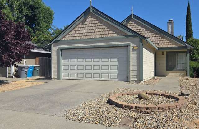 Cute  Cozy - 203 Catalpa Lane, Vacaville, CA 95687