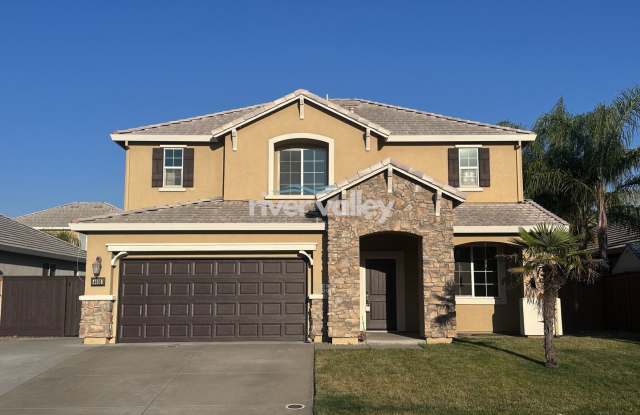 Stunning 4/3 in Roseville! 2 Car Garage! photos photos