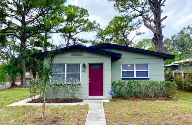 Charming 3-Bedroom Duplex in Prime Location! photos photos