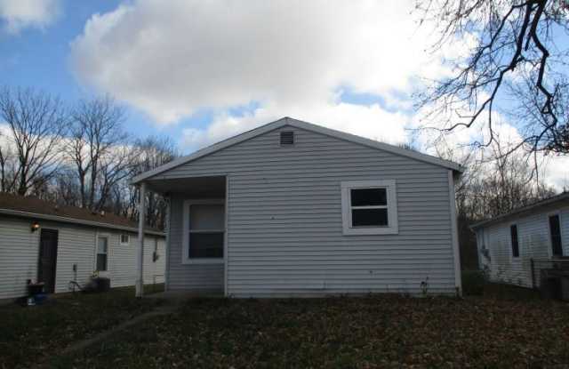 2823 N Gladstone Avenue - 2823 North Gladstone Avenue, Indianapolis, IN 46218