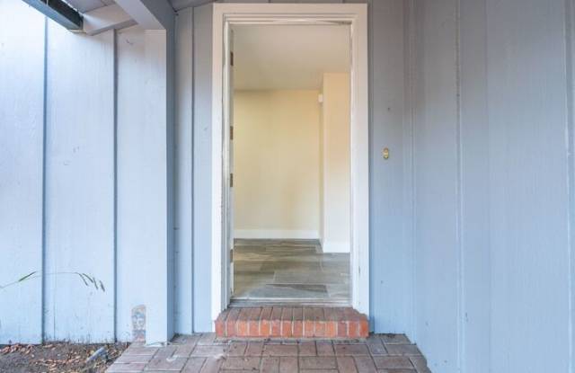 116 6th Street Gallery 2