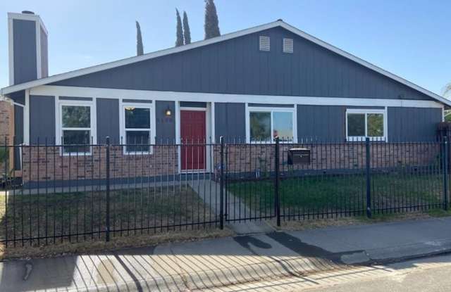 Valley Hi / N. Laguna 2 Bdrm 1 bath half-plex - 5100 La Pamela Way, Sacramento, CA 95823