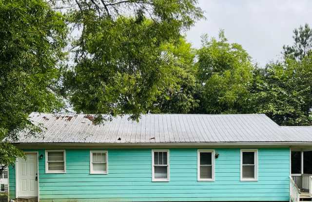 3 bedroom / 1 bathroom house near St. Mary's/Beechwood/Alps Rd. photos photos