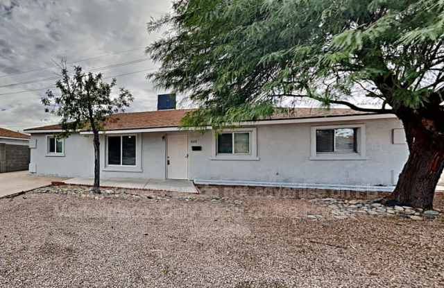 3129 W Montebello Ave photos photos