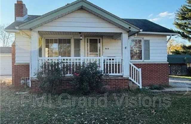 943 N 35th St photos photos