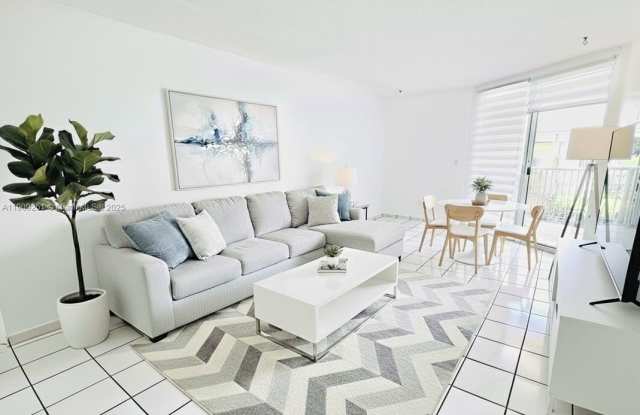 1750 W 46th St photos photos