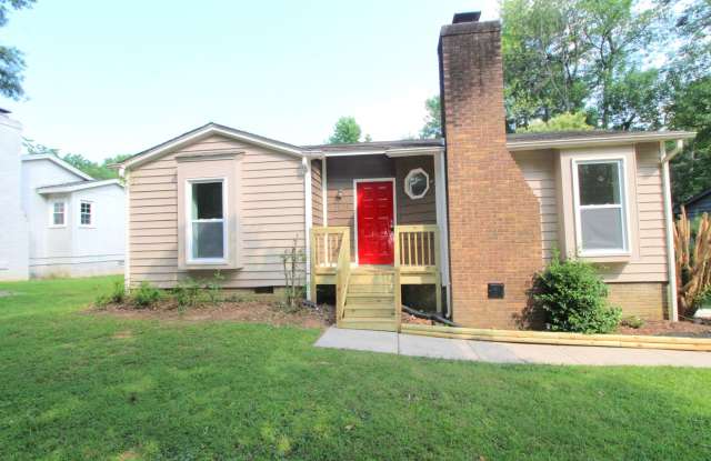 Charming 2 Bedroom, Large lot fenced in yard photos photos Charming 2 Bedroom, Large lot fenced in yard photos photos