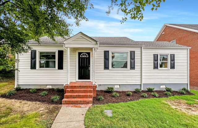Fully Renovated 3-Bedroom Gem in West End – Available in September! photos photos