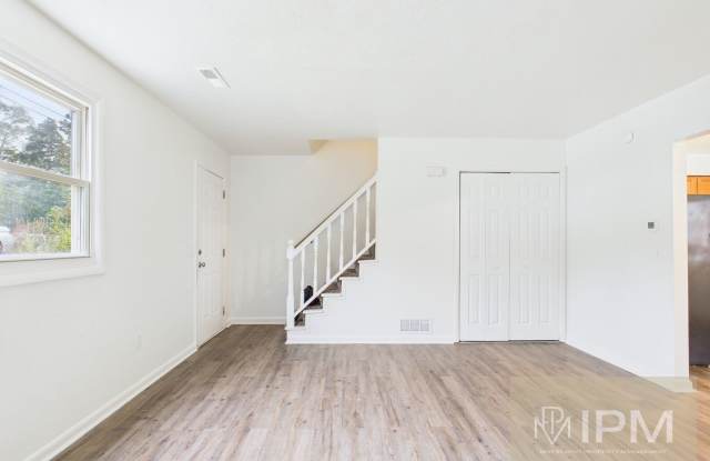 Available Now! Cozy 3 Bedroom, 1 Bath Townhome in York Haven, Pa. photos photos