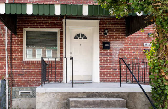 Modern Living with Washer/Dryer Included photos photos