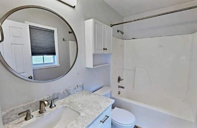 One level, corner lot rental in popular Reedy Fork Ranch! Gallery 4