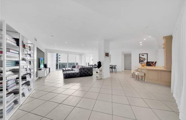 9601 Collins Ave photos photos