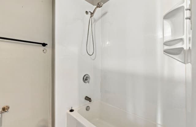 4 Bedroom House in Oshkosh Gallery 4