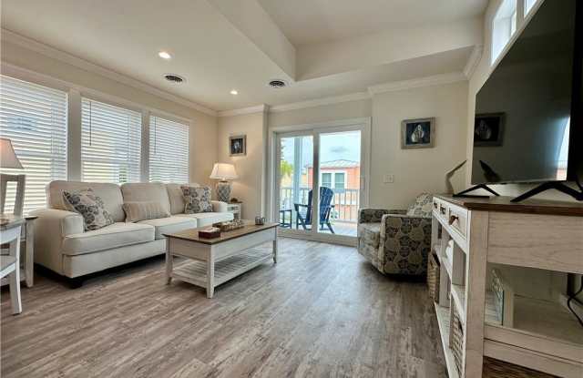 2632 NE Pelican Way Gallery 3