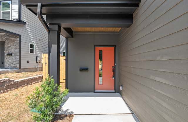 Move-in Ready Modern Townhome!! Gallery 3