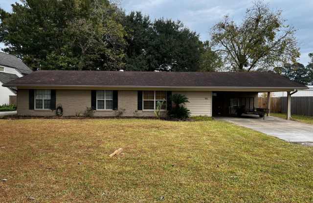 3 Bedroom, 2 Bathroom, Brick Home with large yard photos photos