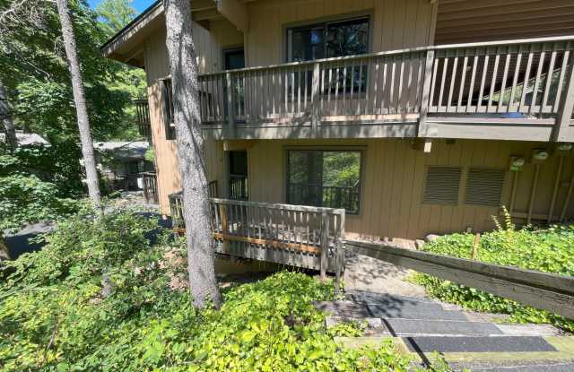 1Bd/1Ba Condo in West Haven/Sylvan w/ Carport  Access to Lounge, Gym, Tennis Court, Pool, and Jacuzzi photos photos