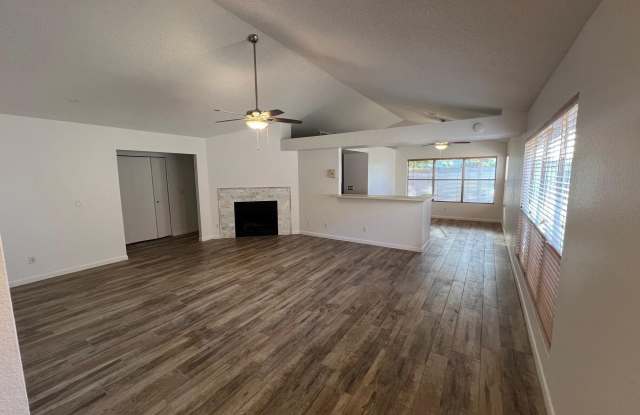 1634 N COMANCHE Drive Gallery 2