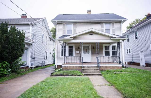 Beautiful 3 bedroom 1 1/2 bathroom for rent West Toledo! Gallery 1