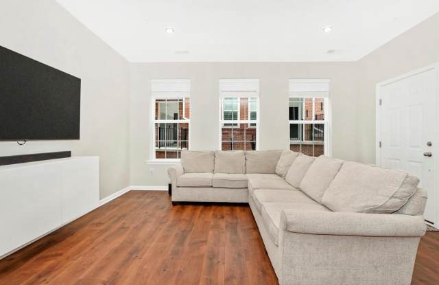 9374 SENEY LN Gallery 3