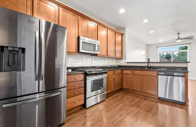 2-Bedroom Townhome in the Progress Ridge Area – Sleek Finishes, Private Balcony, and Garage! photos photos