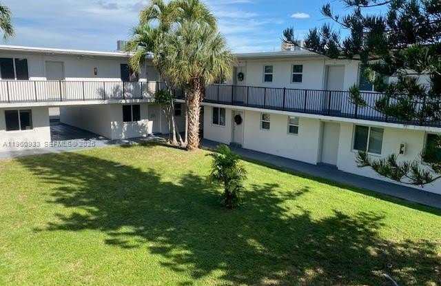 Tropical Pool photos photos