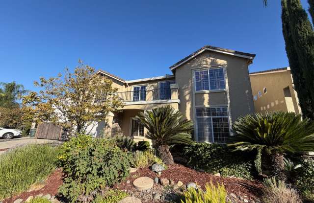 5 Bedroom | 4.5 Bathroom | Two-story Home in Natomas Area Gallery 1