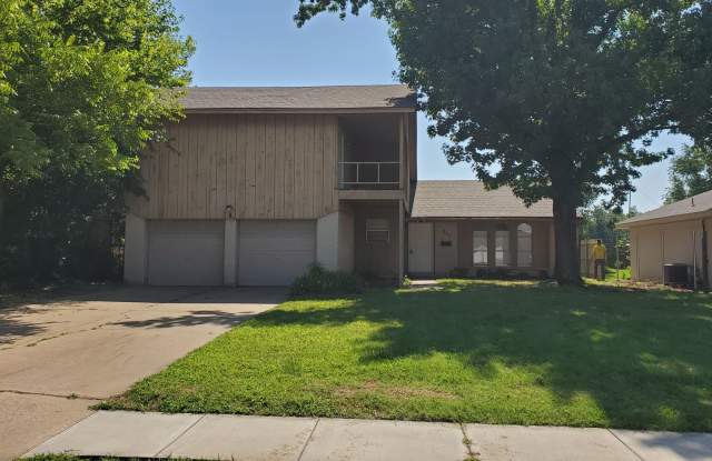 PRELEASING for Early Aug 2027! (3) Bed/(2) Bath - Over 1800 Sqft w/ Bonus Room and Bar! Gallery 1