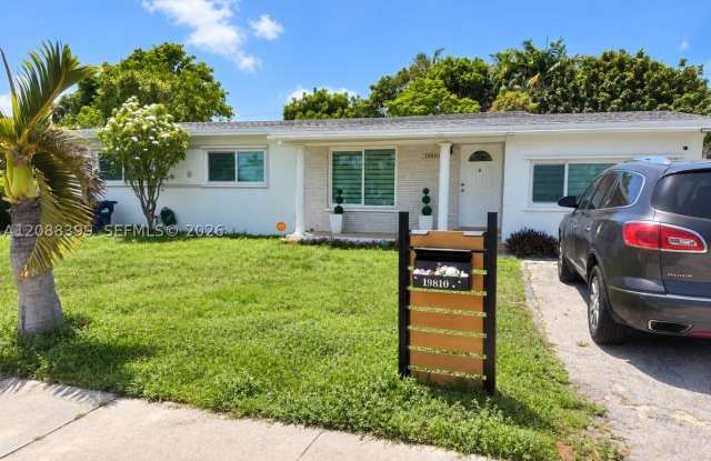 19810 Gulfstream Rd Gallery 1