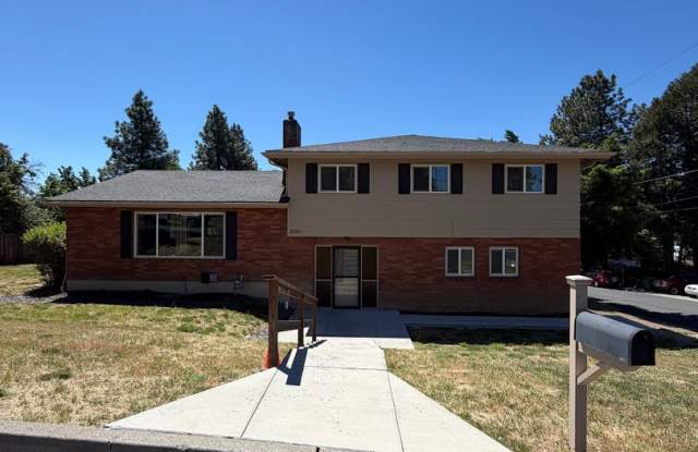 The Perfect House for Roommates, 6bdrms, 3.5 baths, 1.5 miles from Oregon Tech and Sky Lakes Medical Center photos photos The Perfect House for Roommates, 6bdrms, 3.5 baths, 1.5 miles from Oregon Tech and Sky Lakes Medical Center photos photos