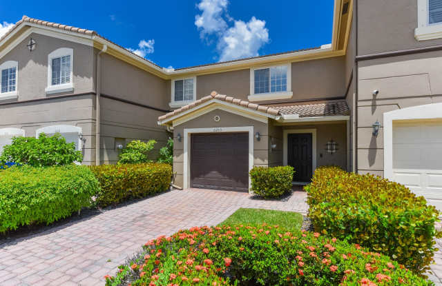 2205 SW MARSHFIELD Court Gallery 3