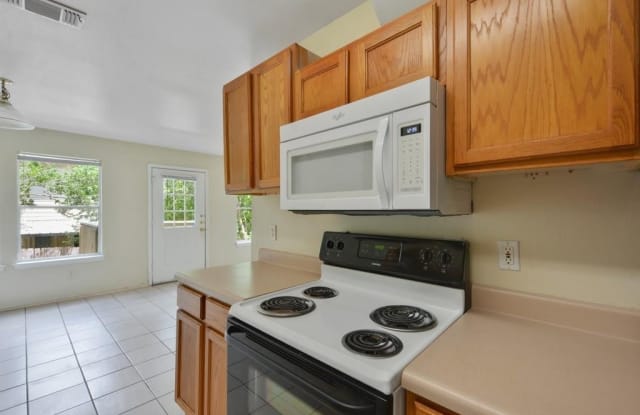 896  Sagewood TRL - 896 Sagewood Trail, San Marcos, TX 78666