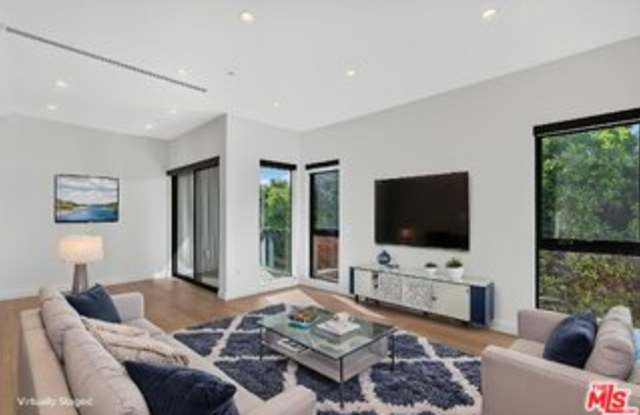 2019 South Preuss Road Gallery 1
