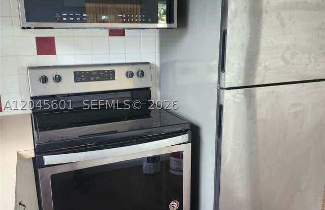 391 Windsor Q Gallery 2