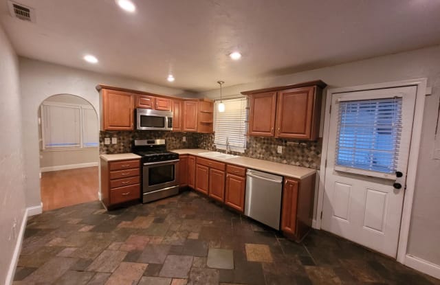 1305 W 37th Street - 1305 West 37th Street, Norfolk, VA 23508