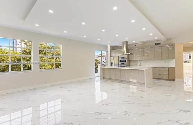 3900 ISLAND BLVD photos photos