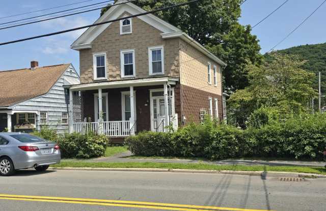 195 W Main Street Gallery 1