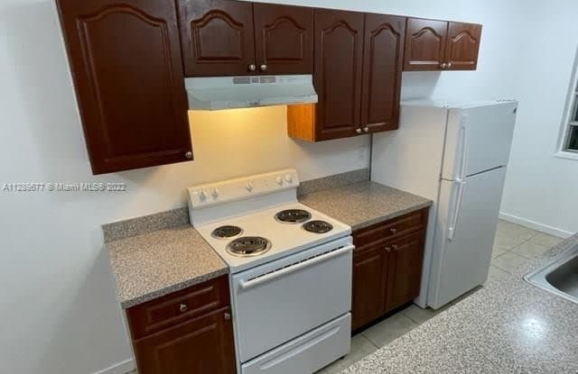 1100 NE 1st Ct - 1100 NE 1st Ct, Hallandale Beach, FL 33009
