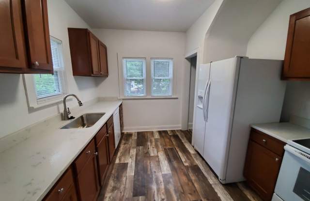 Large 3 Bedroom Home near Iowa State Fairgrounds! photos photos