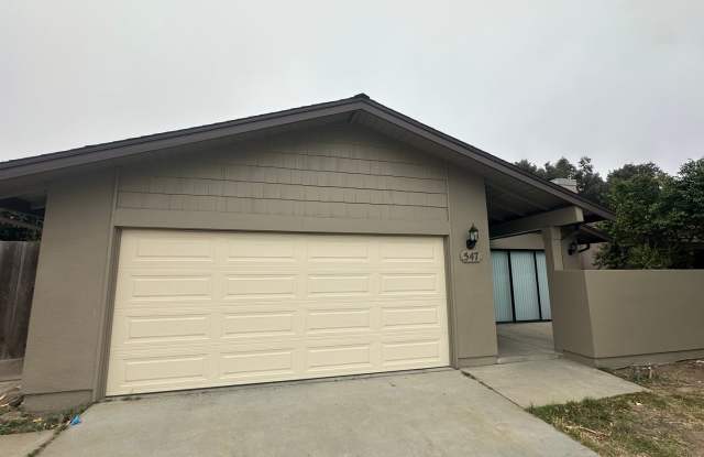 Spacious 3-Bedroom Home with Large Yard, 2-Car Garage & Modern Updates! Gallery 1