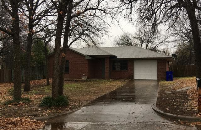 800 Red Oak Court - 800 Red Oak Ct, Azle, TX 76020
